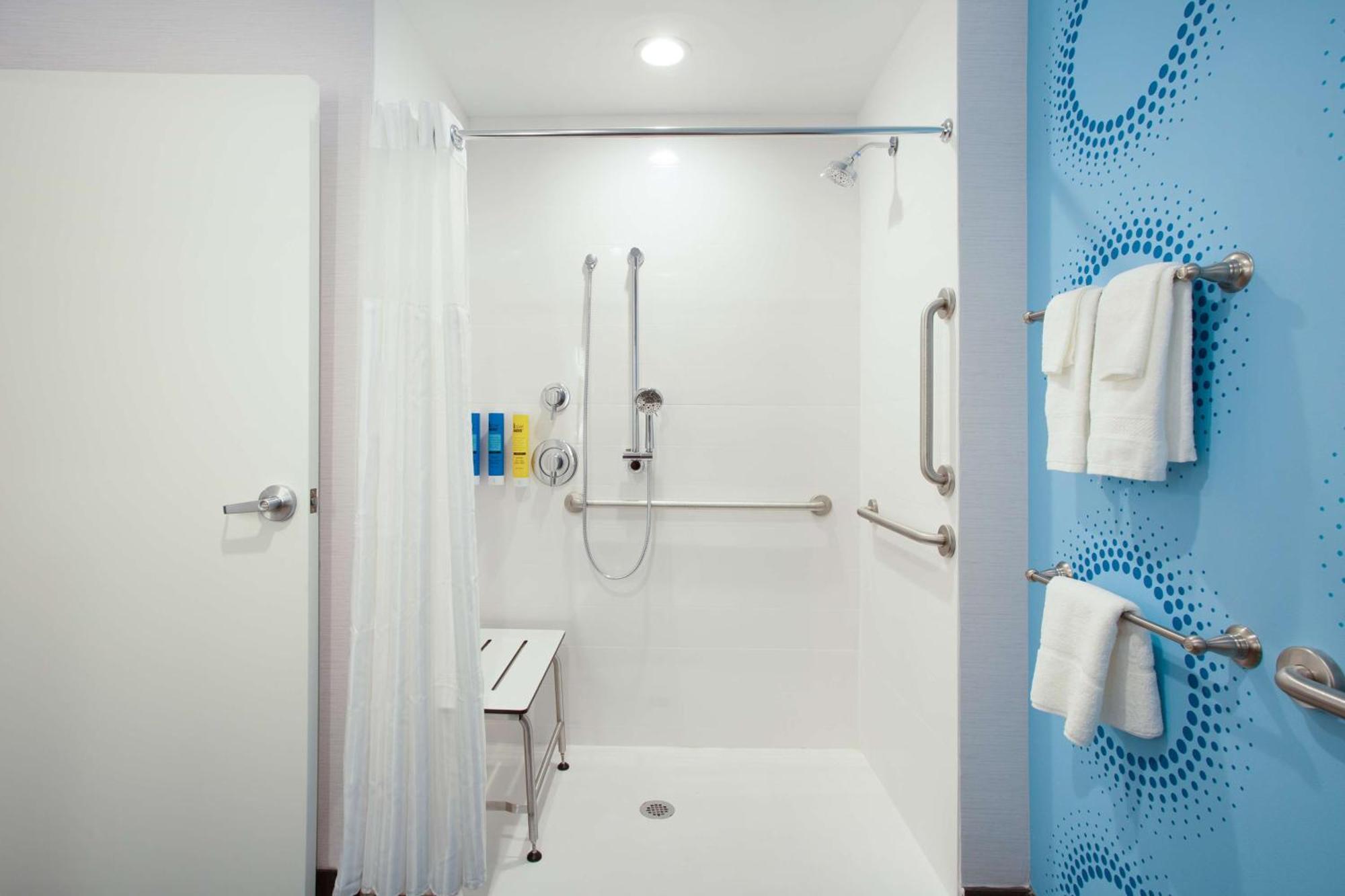 Tru By Hilton Blue Ridge Parkway Hotel 3*