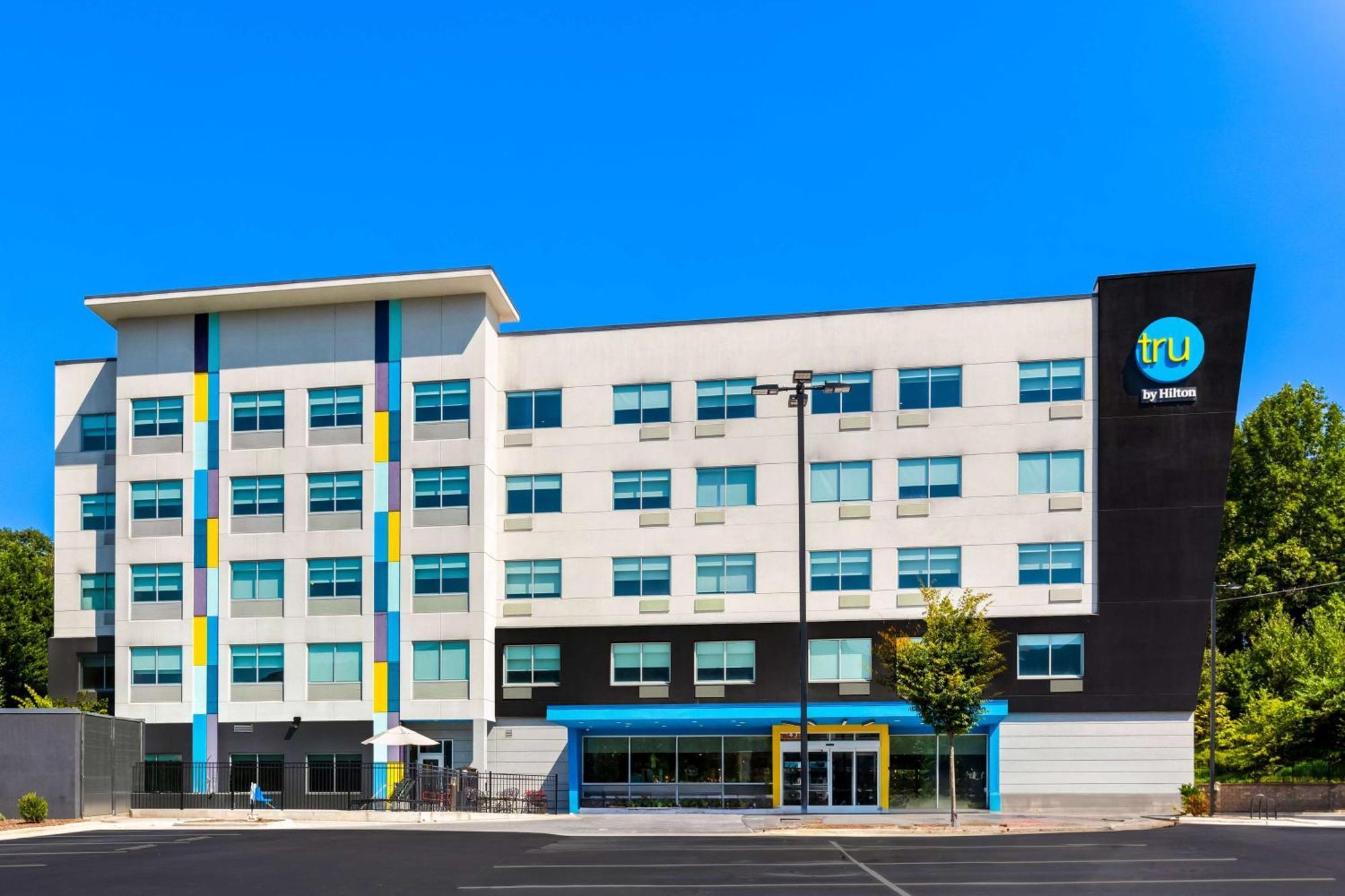 Tru By Hilton Blue Ridge Parkway 3*