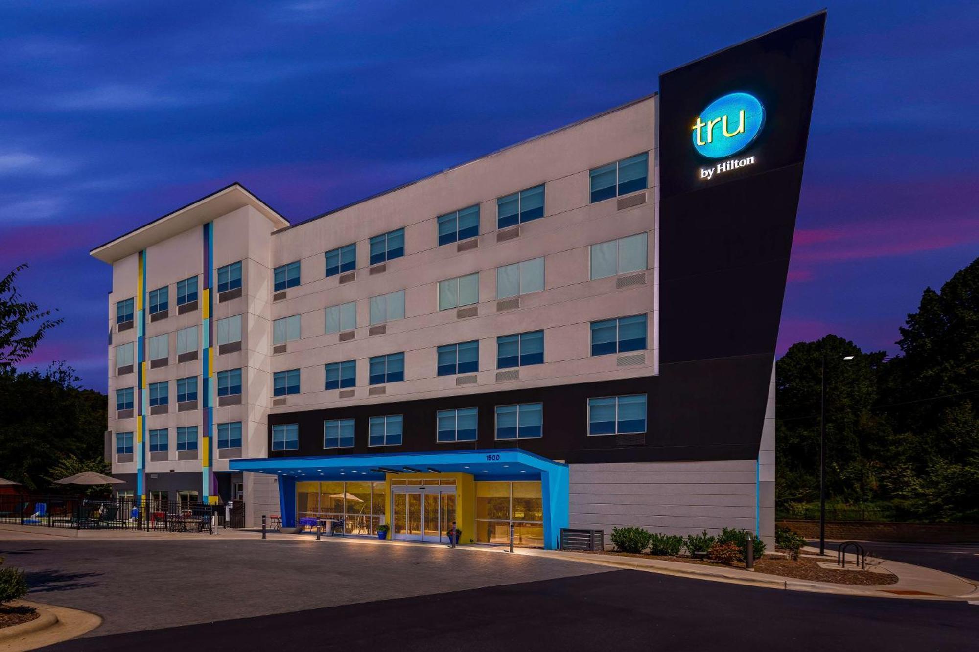 Tru By Hilton Blue Ridge Parkway Hotel 3*